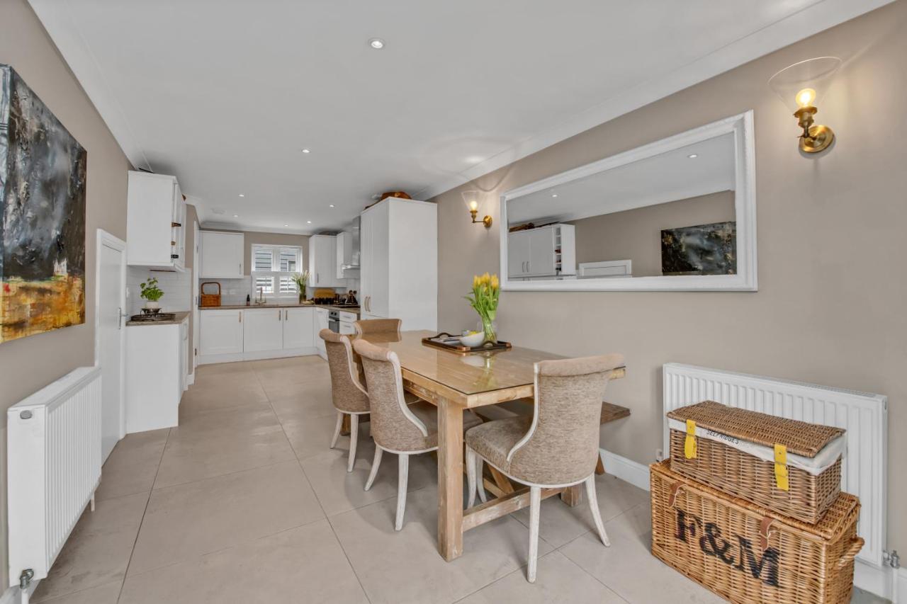 Stylish 3 Bedroom Townhouse For 5 Guests, Set In The Medieval Grid With Off Street Parking Bury St. Edmunds 외부 사진