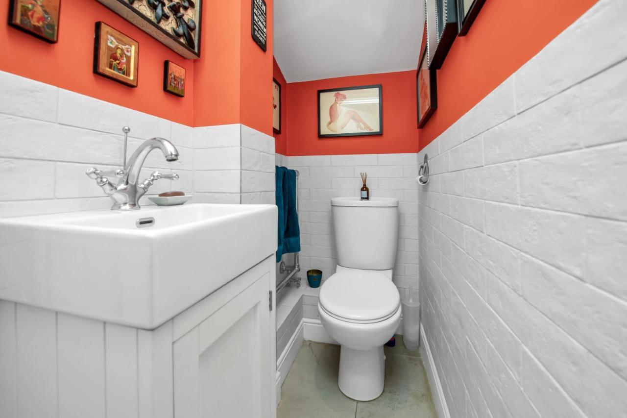 Stylish 3 Bedroom Townhouse For 5 Guests, Set In The Medieval Grid With Off Street Parking Bury St. Edmunds 외부 사진
