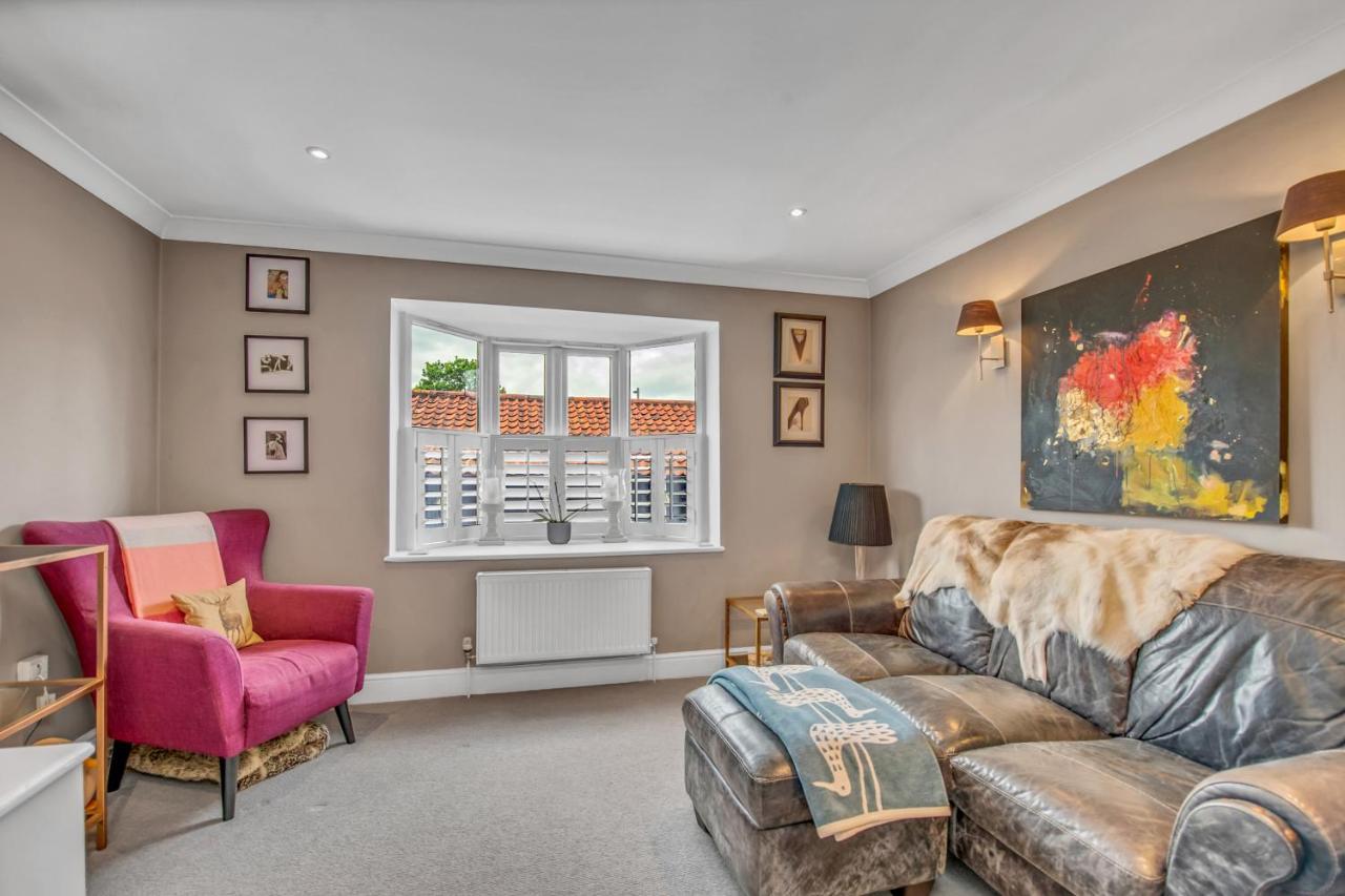 Stylish 3 Bedroom Townhouse For 5 Guests, Set In The Medieval Grid With Off Street Parking Bury St. Edmunds 외부 사진