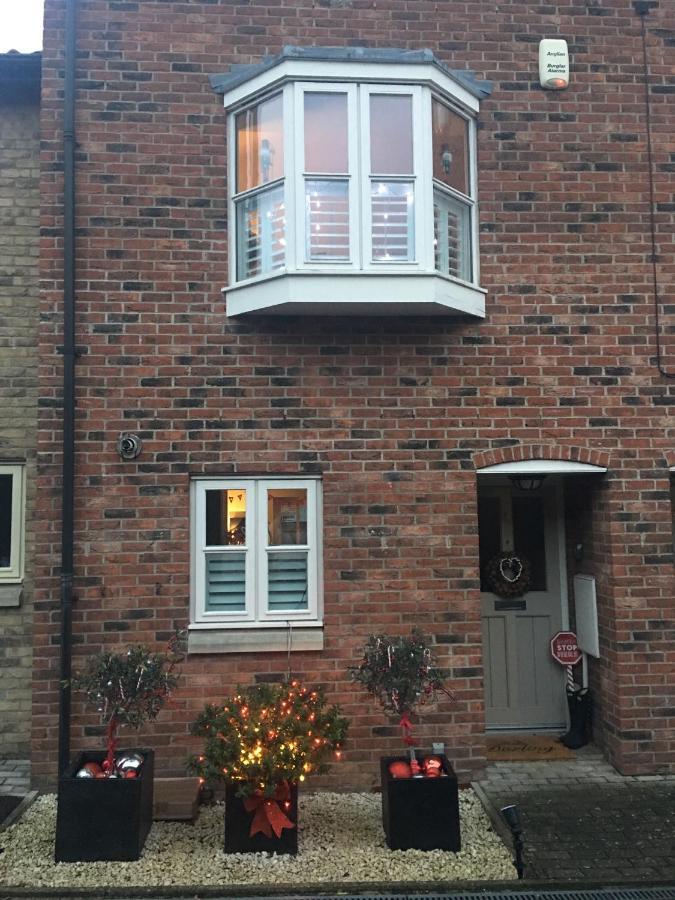 Stylish 3 Bedroom Townhouse For 5 Guests, Set In The Medieval Grid With Off Street Parking Bury St. Edmunds 외부 사진