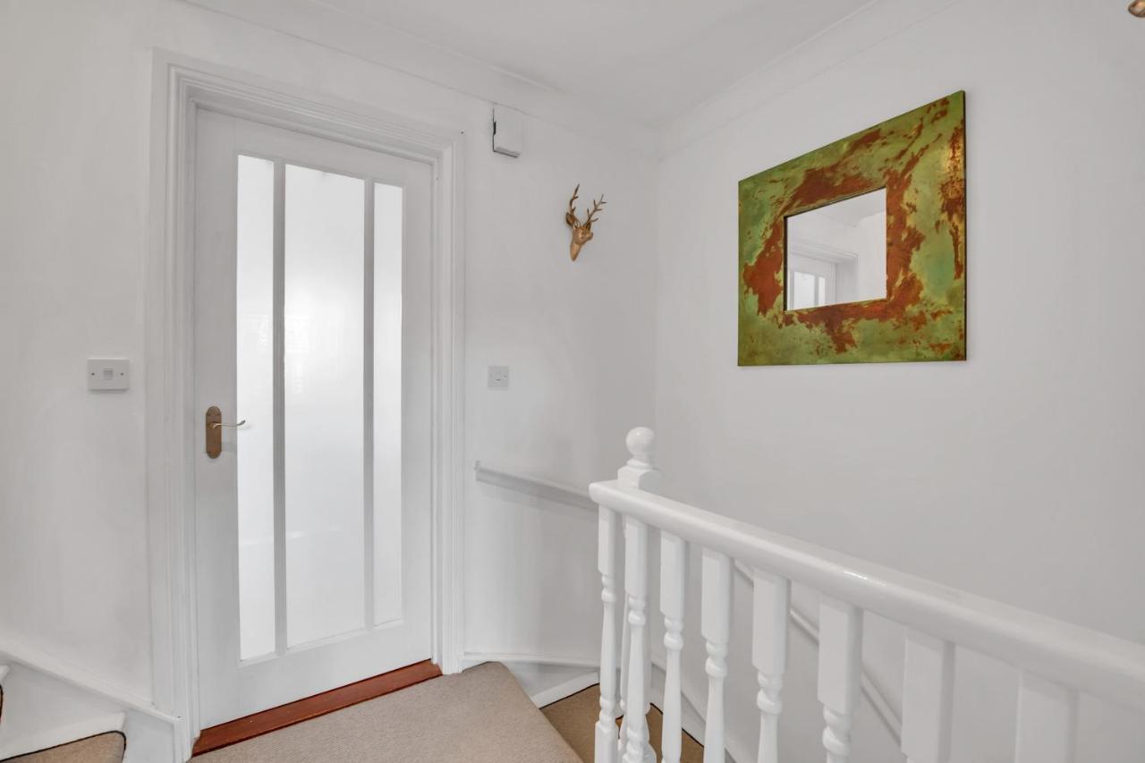 Stylish 3 Bedroom Townhouse For 5 Guests, Set In The Medieval Grid With Off Street Parking Bury St. Edmunds 외부 사진