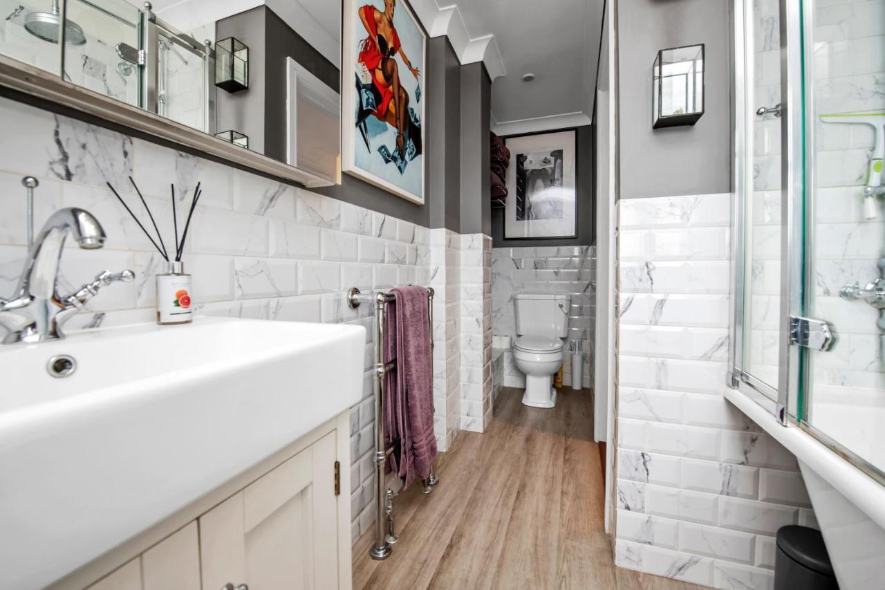 Stylish 3 Bedroom Townhouse For 5 Guests, Set In The Medieval Grid With Off Street Parking Bury St. Edmunds 외부 사진