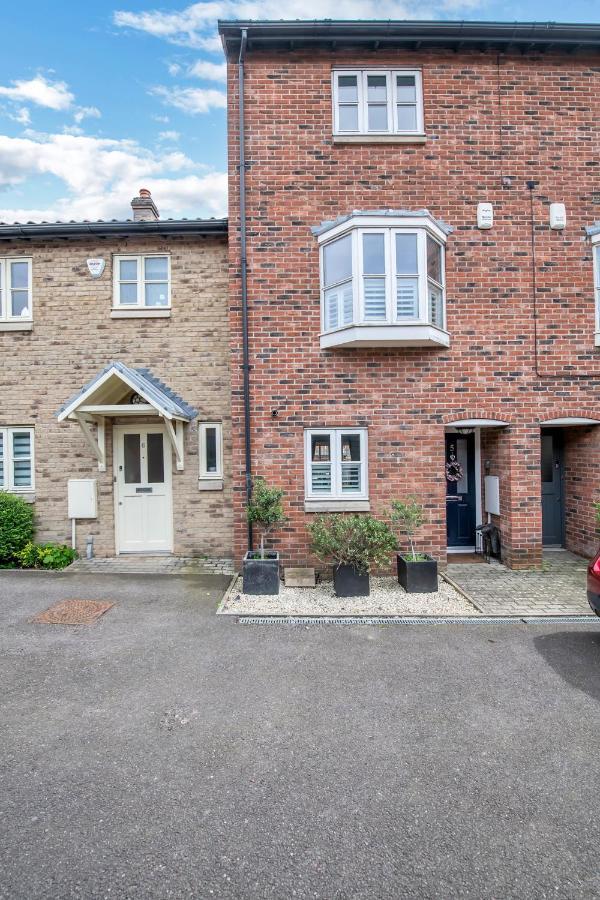 Stylish 3 Bedroom Townhouse For 5 Guests, Set In The Medieval Grid With Off Street Parking Bury St. Edmunds 외부 사진